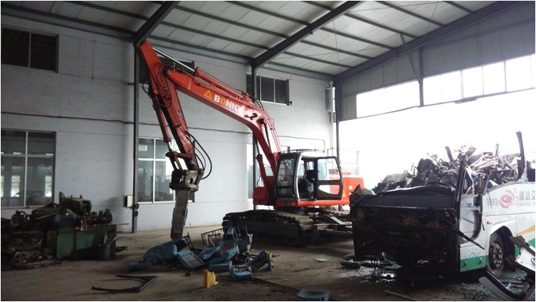 報廢汽車拆解機.jpg