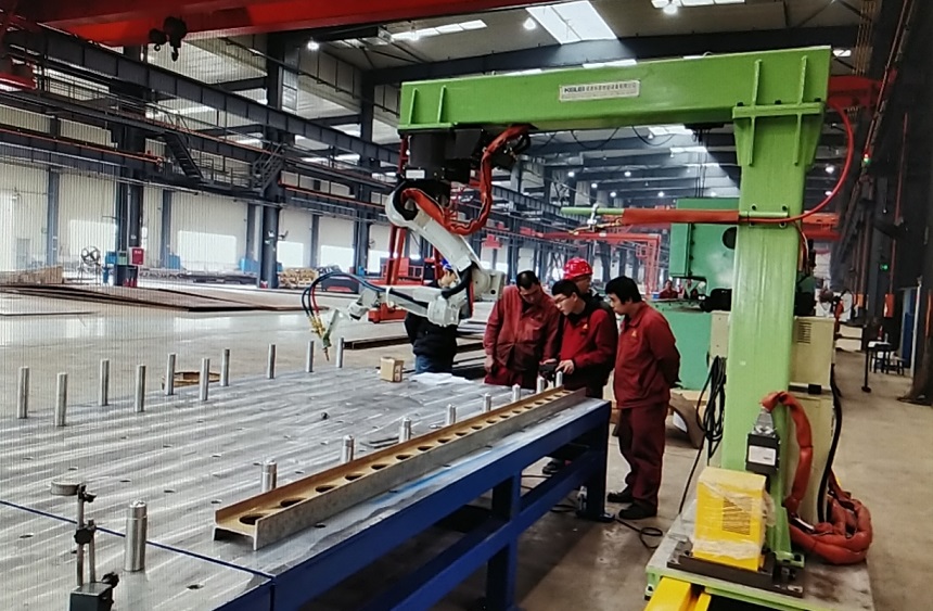 挖掘機(jī)、抓料機(jī)、抓鋼機(jī)、報廢汽車拆解機(jī)等系列產(chǎn)品加工機(jī)器人工作站