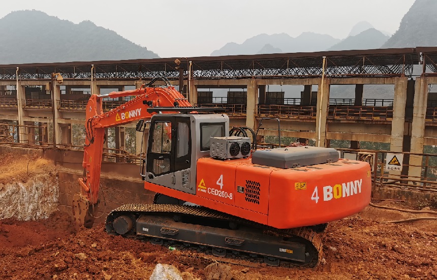 電動挖掘機(jī).jpg 電動挖掘機(jī).jpg