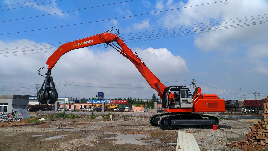 抓鋼機(jī).png 抓鋼機(jī).png