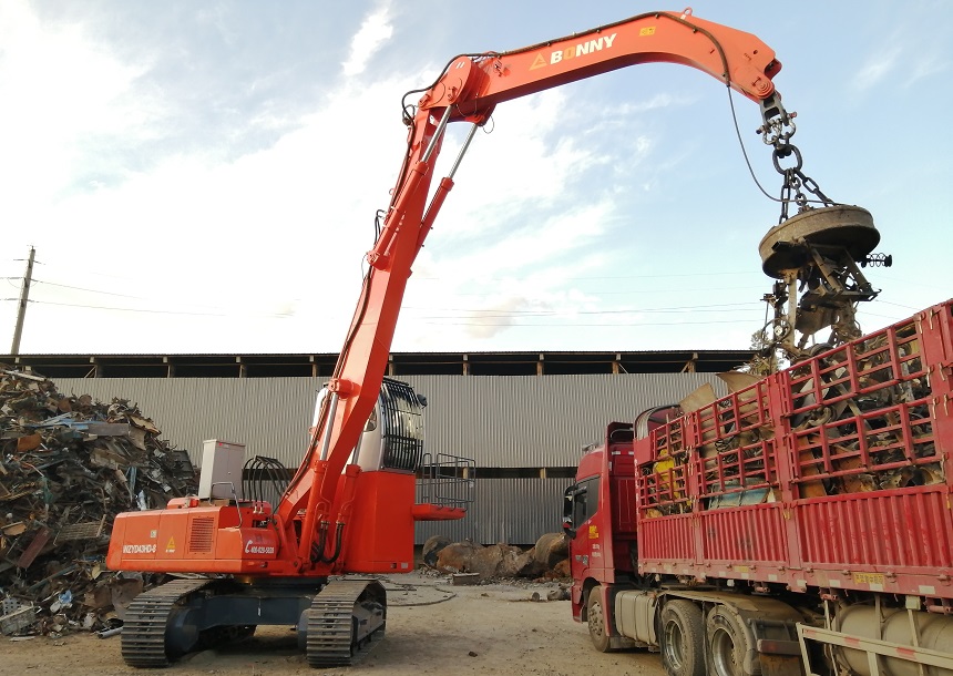 抓鋼機(jī).jpg 抓鋼機(jī).jpg