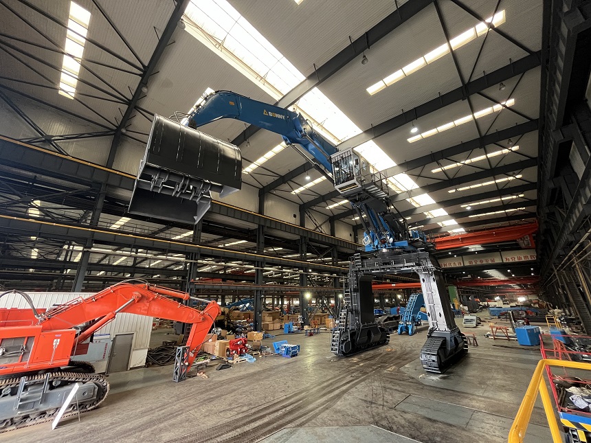 門座式抓料機.jpg 門座式抓料機.jpg