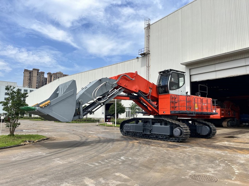 挖掘機(jī).jpg 挖掘機(jī).jpg