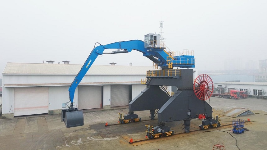 抓料機(jī).jpg 抓料機(jī).jpg