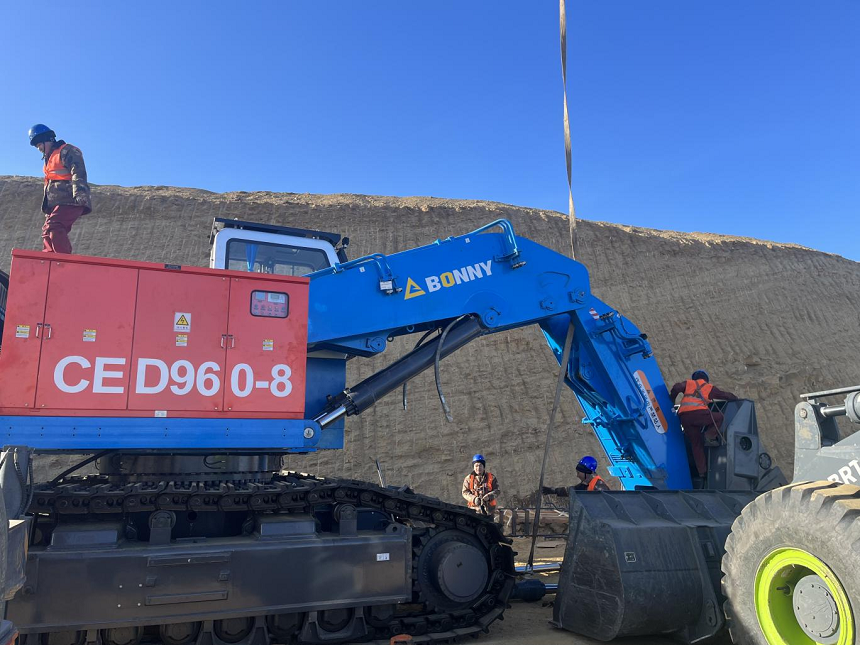 挖掘機.png 挖掘機.png